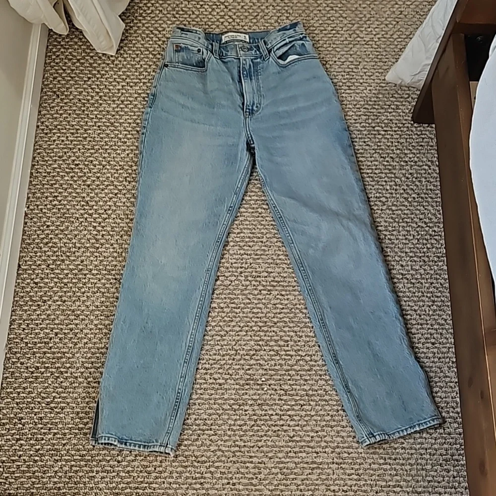Abercrombie and fitch 90s straight ultra high rise curve love jeans 26 2 2xs 26 - Picture 2 of 5